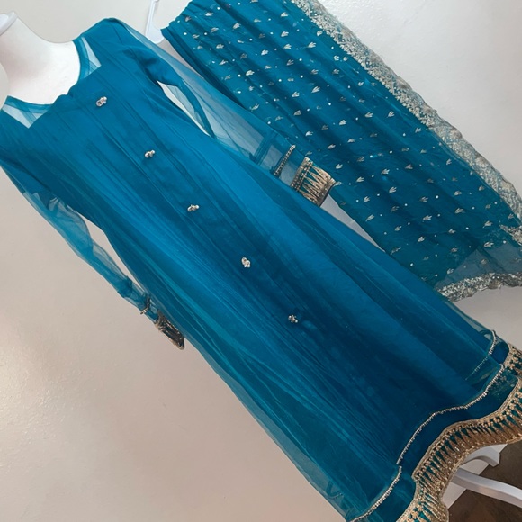 Brand new designer Laam dress - Picture 3 of 10